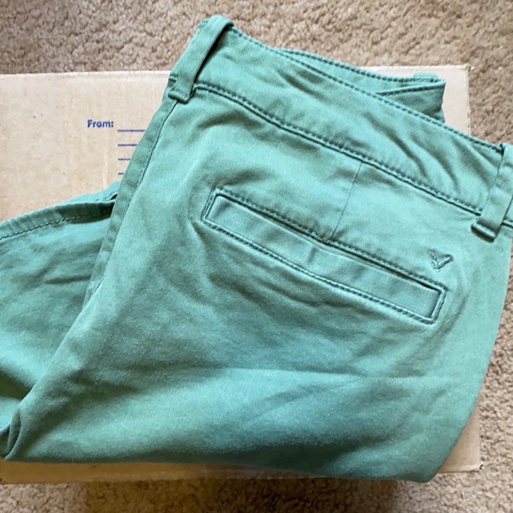 American Eagle sage khaki shorts